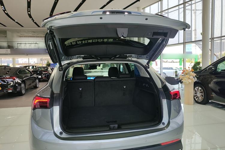 Used Buick Envision 2025 25T Entry-Grade Platinum Edition Trunk