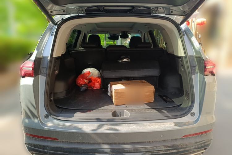 Used Buick Envision 2025 Encore Plus 28T Two-Wheel-Drive Platinum Edition Trunk