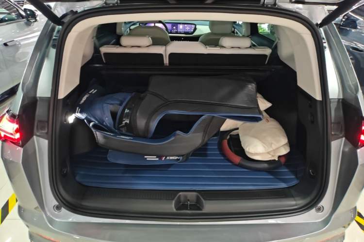 Used Buick Envision 2025 Encore Plus Four-Wheel Drive Avenir Trunk