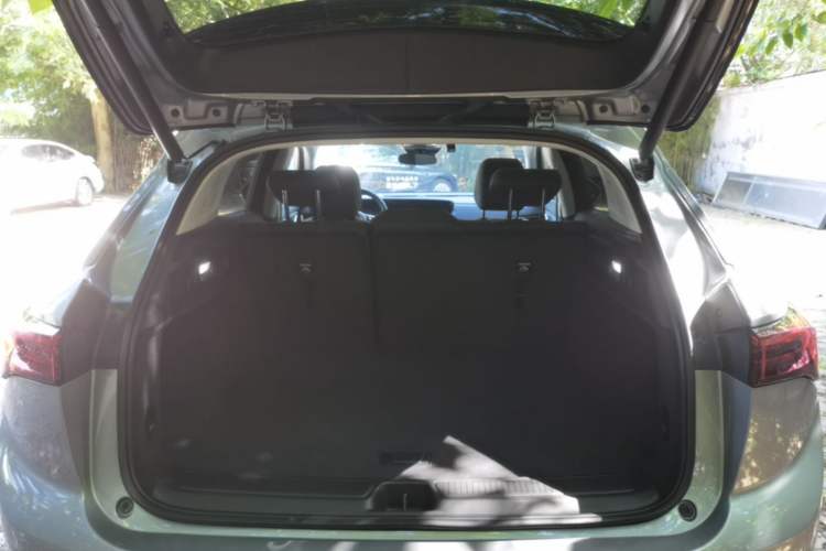 Used Buick Envision 2025 25T Entry-Grade Platinum Edition Trunk