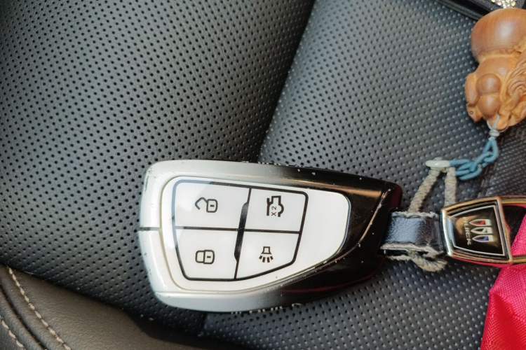 Used Buick Envision 2025 Encore Plus 28T Two-Wheel-Drive Platinum Edition Vehicle Key
