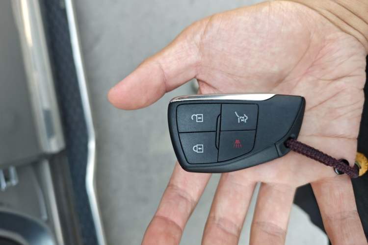 Used Buick Envision 2025 Encore Plus Four-Wheel Drive Avenir Vehicle Key