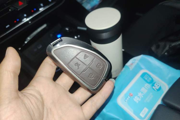 Used Buick Envision 2025 Encore Plus 28T Two-Wheel-Drive Platinum Edition Vehicle Key