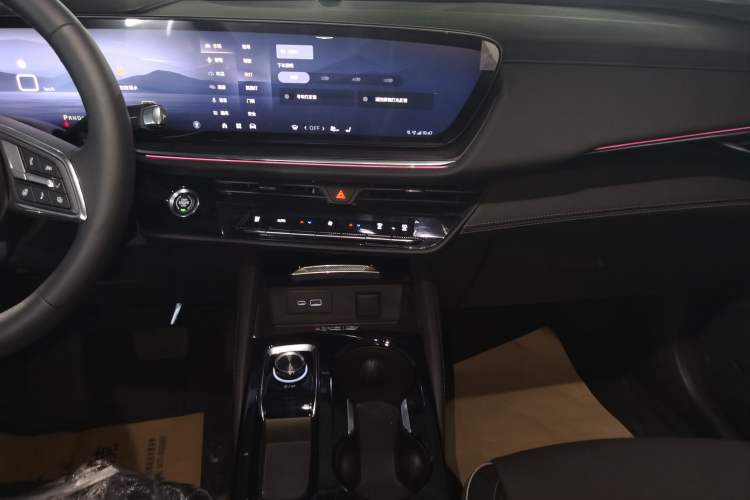 Used Buick Envision 2025 Encore Plus 28T Two-Wheel-Drive Platinum Edition Audio And AC Panel