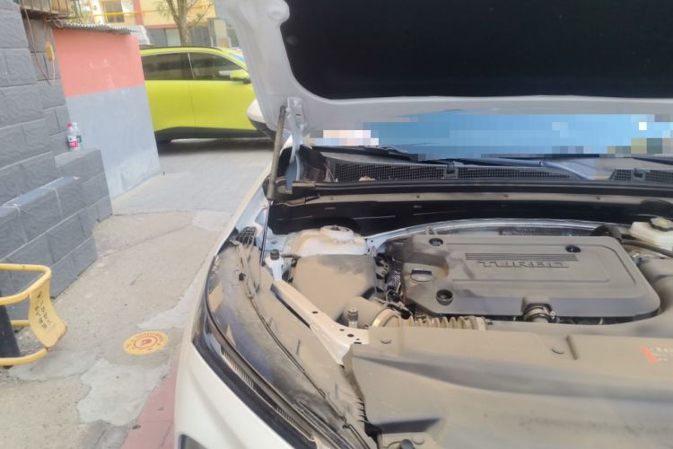 Used Buick Envision 2025 Encore Plus 28T Two-Wheel-Drive Platinum Edition Engine Bay Right