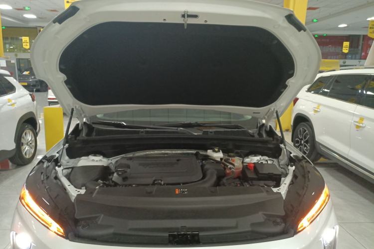 Used Buick Envision 2025 Encore Plus 28T Two-Wheel-Drive Platinum Edition Engine Bay