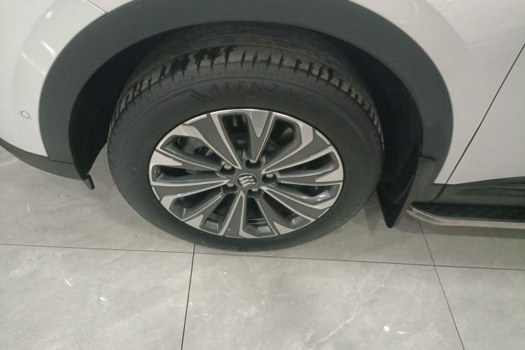 Used Buick Envision 2025 Encore Plus 28T Two-Wheel-Drive Platinum Edition Exterior 4