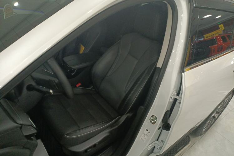 Used Buick Envision 2025 Encore Plus 28T Two-Wheel-Drive Platinum Edition Left Front Seat