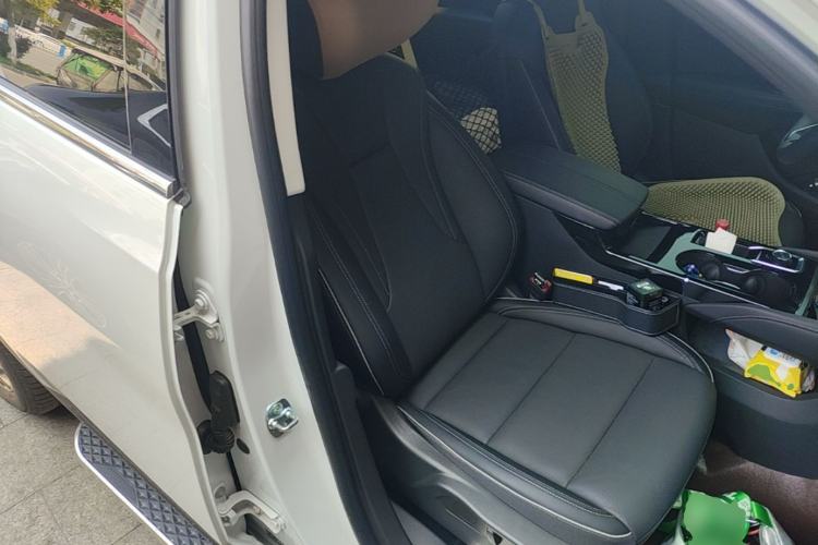 Used Buick Envision 2025 Encore Plus 28T All-Wheel-Drive Platinum Edition Right Front Seat