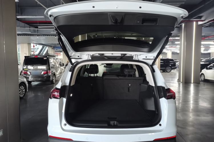 Used Buick Envision 2025 Encore Plus 28T Two-Wheel-Drive Platinum Edition Trunk