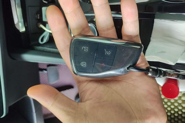 Used Buick Envision 2025 Encore Plus 28T All-Wheel-Drive Platinum Edition Vehicle Key