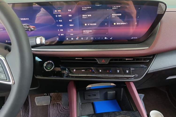 Used Buick Envision 2026 Model Equinox Plus 28T Two-Wheel-Drive Platinum Edition Audio And AC Panel