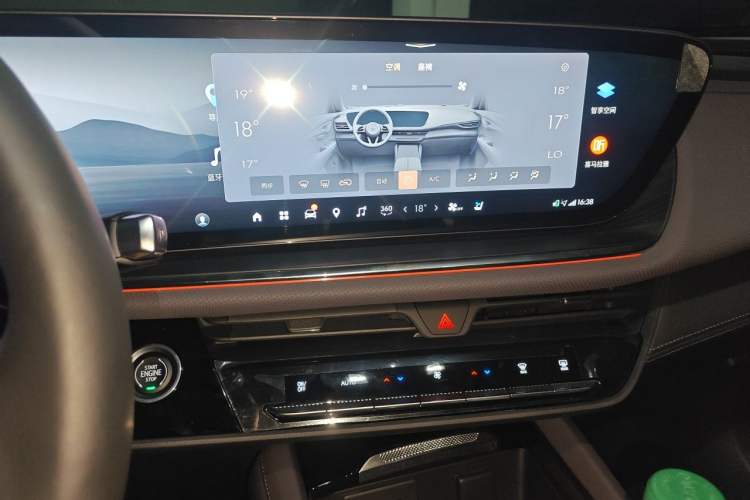 Used Buick Envision 2026 Model Equinox Plus 28T Two-Wheel-Drive Platinum Edition Audio And AC Panel