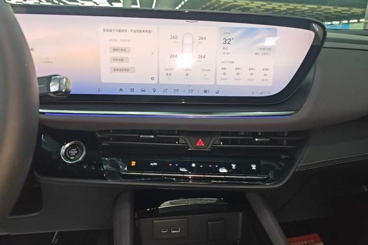Used Buick Envision 2026 Model Equinox Plus 28T Two-Wheel-Drive Platinum Edition Audio And AC Panel