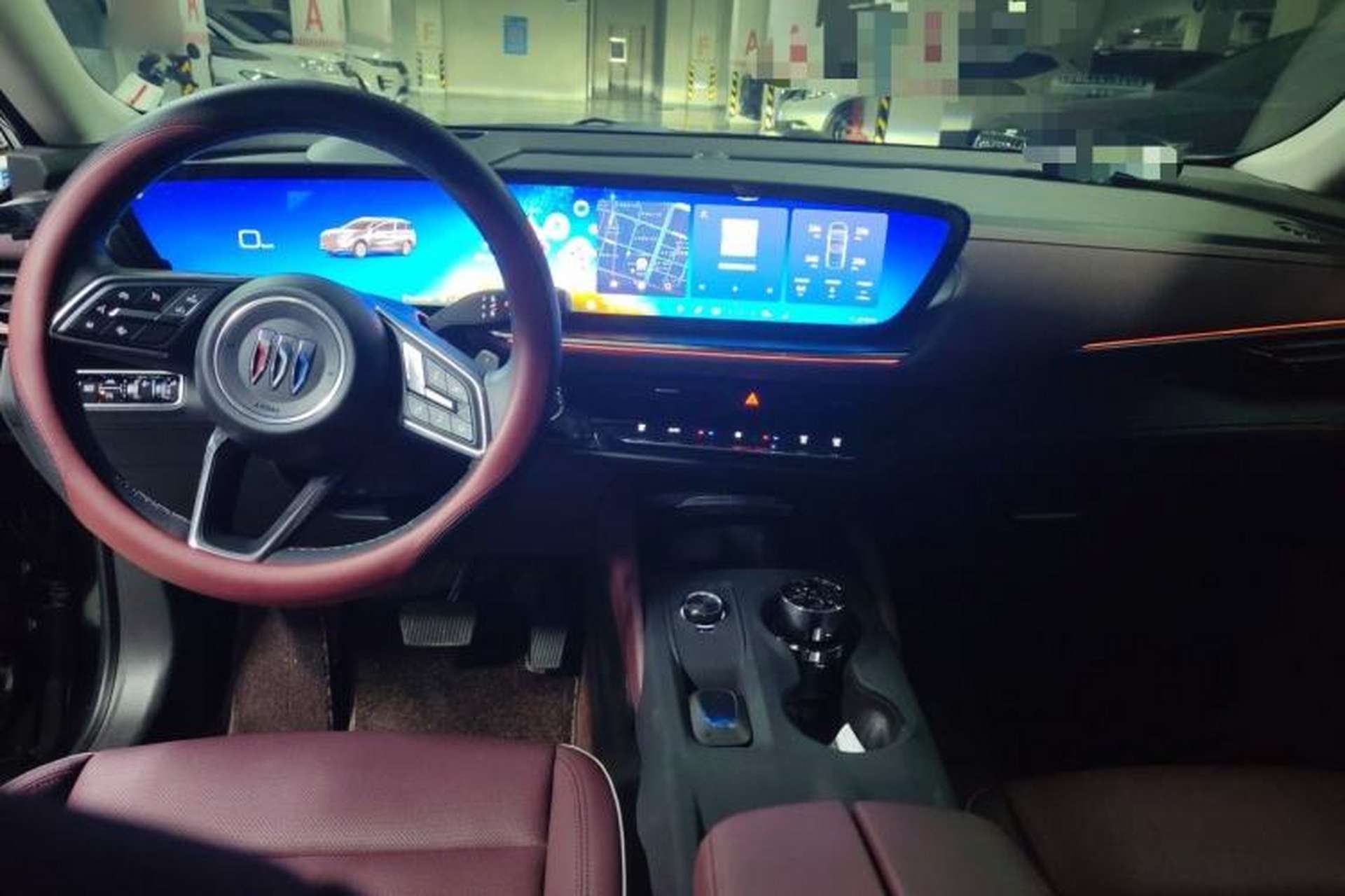 Used Buick Envision 2026 Model Equinox Plus 28T Two-Wheel-Drive Platinum Edition Center Console