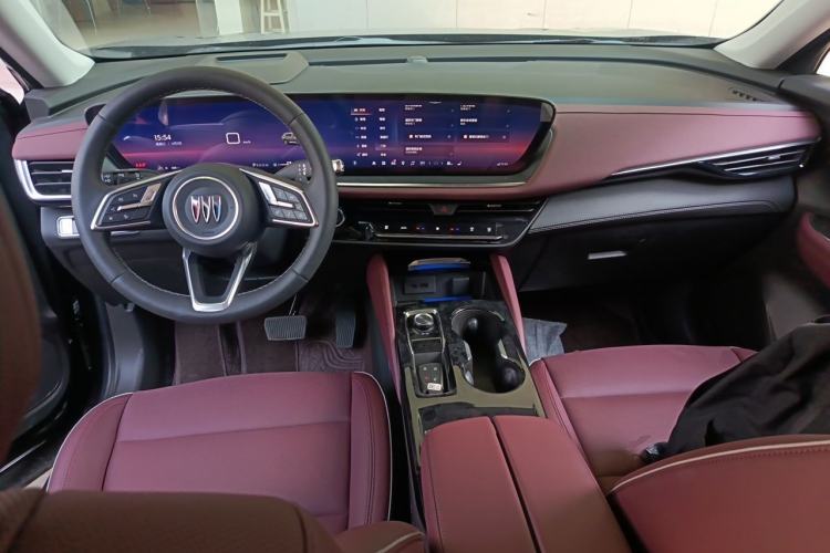 Used Buick Envision 2026 Model Equinox Plus 28T Two-Wheel-Drive Platinum Edition Center Console