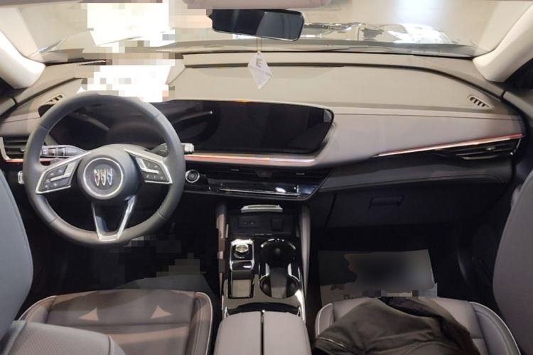 Used Buick Envision 2026 Model Equinox Plus 28T Four-Wheel-Drive Platinum Edition Center Console