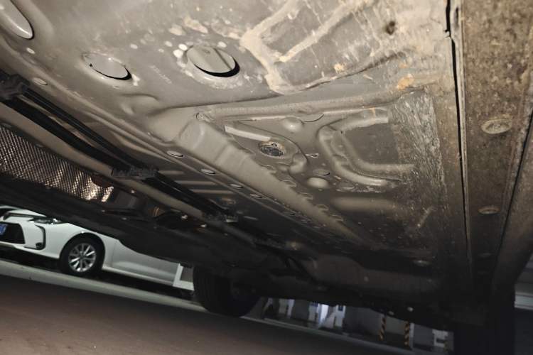 Used Buick Envision 2026 Model Equinox Plus 28T Two-Wheel-Drive Platinum Edition Chassis Front Left