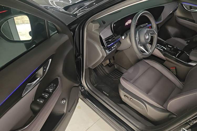 Used Buick Envision 2026 Model Equinox Plus 28T Two-Wheel-Drive Platinum Edition Driver Seat
