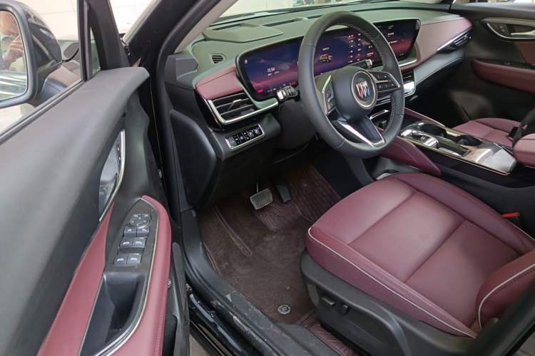 Used Buick Envision 2026 Model Equinox Plus 28T Two-Wheel-Drive Platinum Edition Driver Seat
