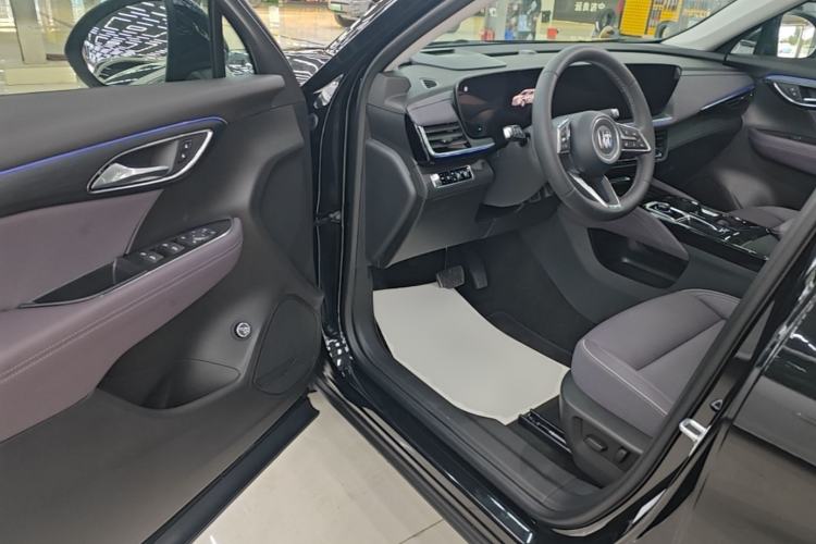 Used Buick Envision 2026 Model Equinox Plus 28T Two-Wheel-Drive Platinum Edition Driver Seat