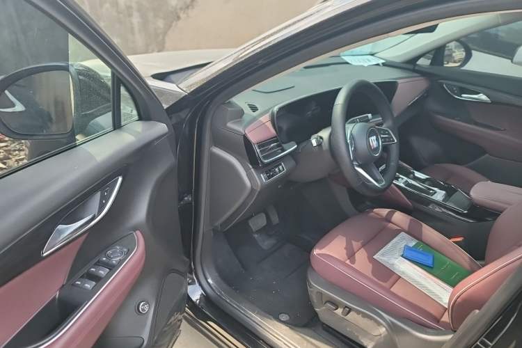 Used Buick Envision 2026 Model Equinox Plus 28T Two-Wheel-Drive Platinum Edition Driver Seat