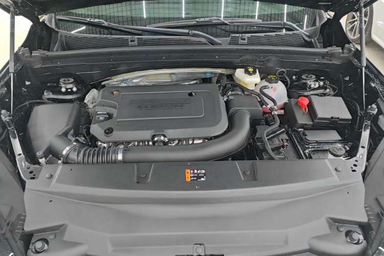Used Buick Envision 2026 Model Equinox Plus 28T Two-Wheel-Drive Platinum Edition Engine Bay