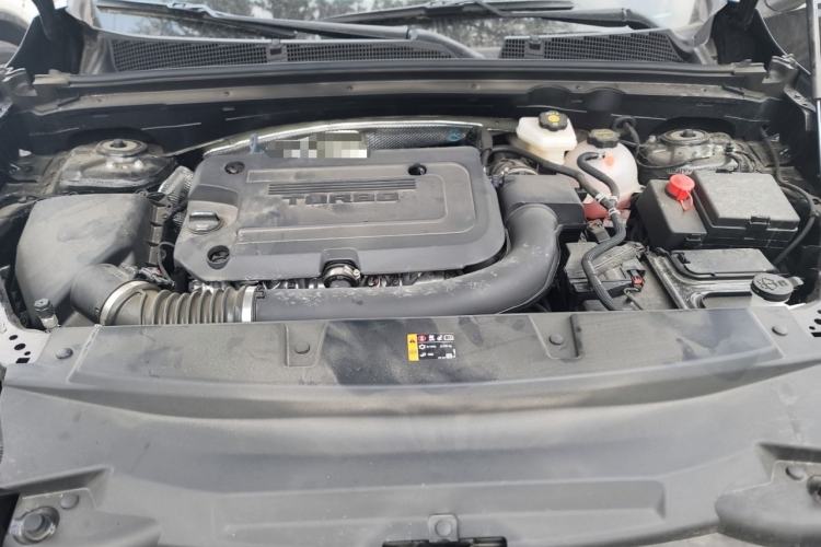 Used Buick Envision 2026 Model Equinox Plus 28T Two-Wheel-Drive Platinum Edition Engine Bay