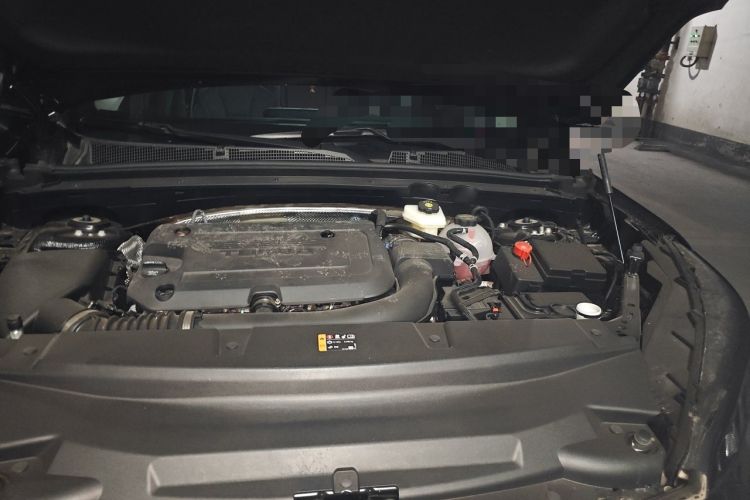Used Buick Envision 2026 Model Equinox Plus 28T Two-Wheel-Drive Platinum Edition Engine Bay Left