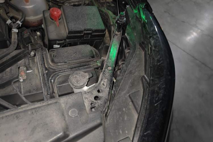 Used Buick Envision 2026 Model Equinox Plus Four-Wheel-Drive Avenir Aivia Engine Bay Left