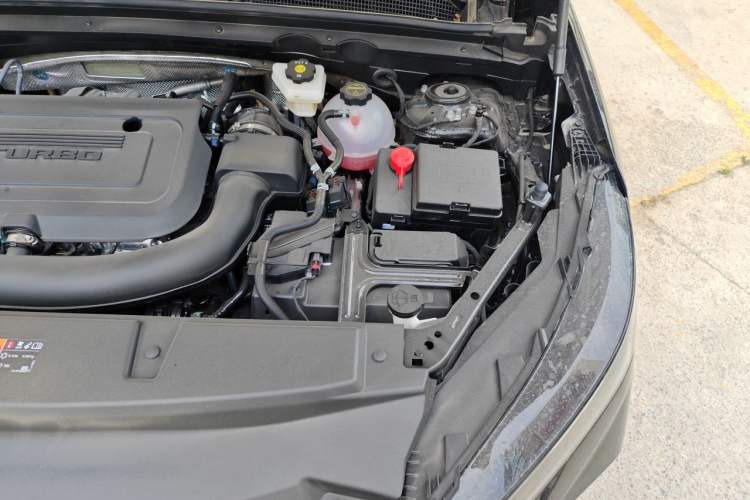 Used Buick Envision 2026 Model Equinox Plus Four-Wheel-Drive Avenir Aivia Engine Bay Left