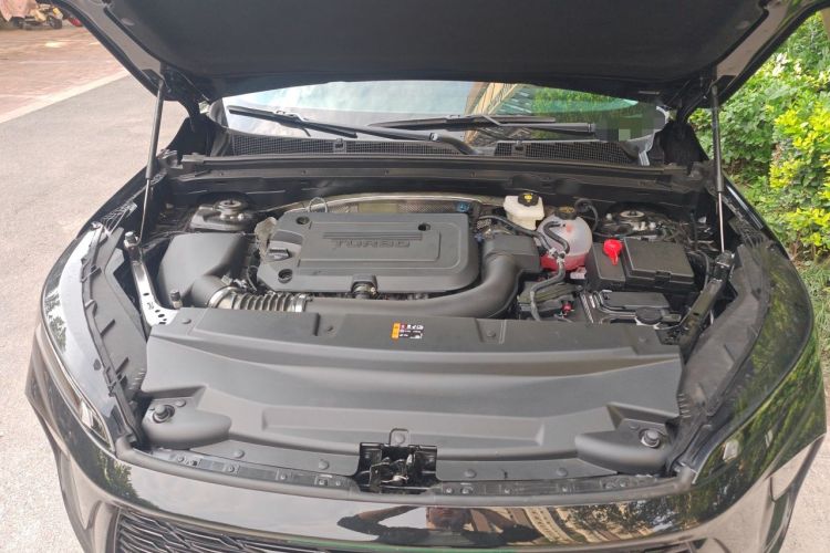 Used Buick Envision 2026 Model Equinox Plus 28T Two-Wheel-Drive Platinum Edition Engine Bay