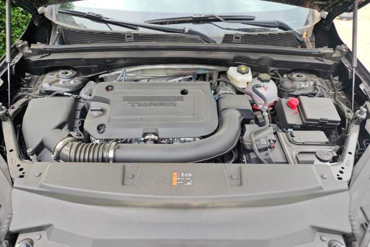 Used Buick Envision 2026 Model Equinox Plus Four-Wheel-Drive Avenir Aivia Engine Bay