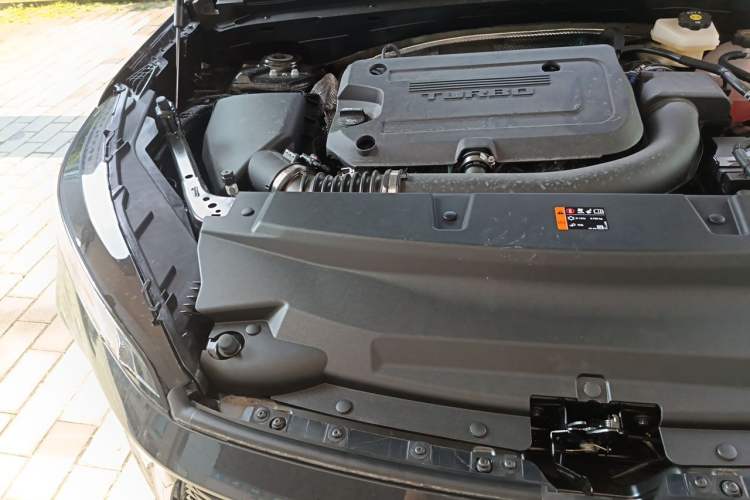 Used Buick Envision 2026 Model Equinox Plus 28T Two-Wheel-Drive Platinum Edition Engine Bay Right