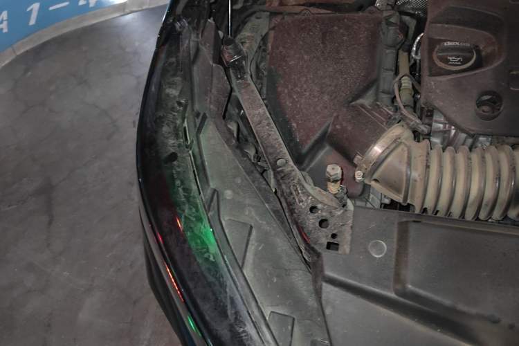 Used Buick Envision 2026 Model Equinox Plus Four-Wheel-Drive Avenir Aivia Engine Bay Right