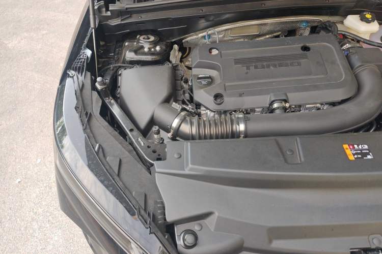 Used Buick Envision 2026 Model Equinox Plus 28T Two-Wheel-Drive Platinum Edition Engine Bay Right