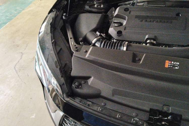 Used Buick Envision 2026 Model Equinox Plus Four-Wheel-Drive Avenir Aivia Engine Bay Right