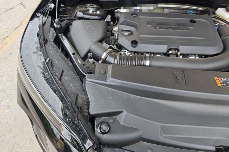 Used Buick Envision 2026 Model Equinox Plus Four-Wheel-Drive Avenir Aivia Engine Bay Right