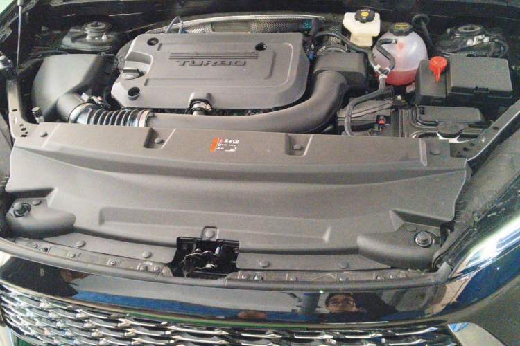 Used Buick Envision 2026 Model Equinox Plus Four-Wheel-Drive Avenir Aivia Engine Bay