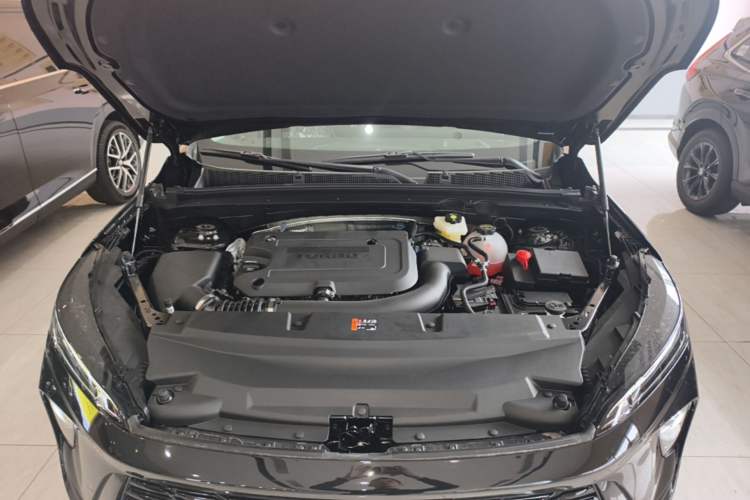Used Buick Envision 2026 Model Equinox Plus 28T Two-Wheel-Drive Platinum Edition Engine Bay