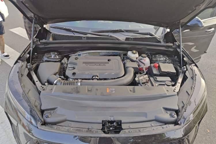 Used Buick Envision 2026 Model Equinox Plus 28T Two-Wheel-Drive Platinum Edition Engine Bay