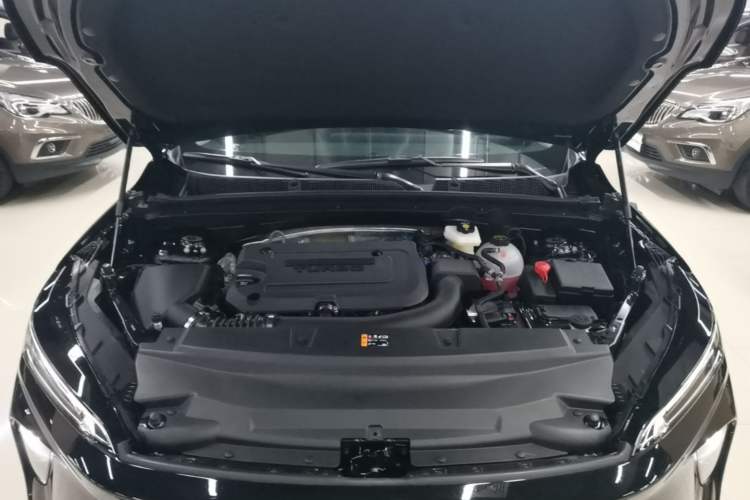 Used Buick Envision 2026 Model Equinox Plus 28T Two-Wheel-Drive Platinum Edition Engine Bay
