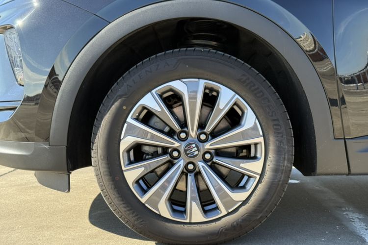 Used Buick Envision 2026 Model Equinox Plus 28T Two-Wheel-Drive Platinum Edition Exterior 7