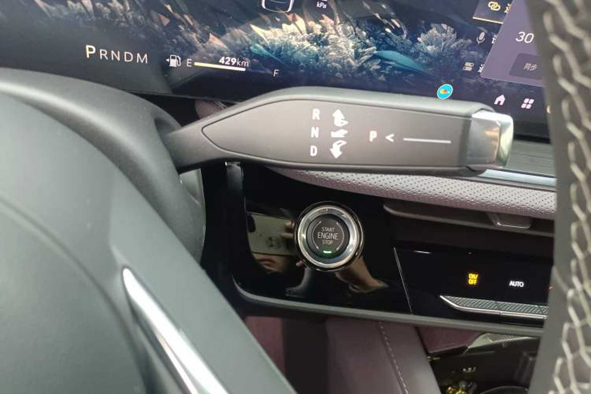 Used Buick Envision 2026 Model Equinox Plus 28T Two-Wheel-Drive Platinum Edition Gear Lever