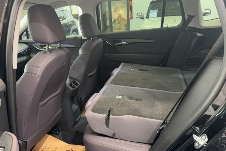 Used Buick Envision 2026 Model Equinox Plus 28T Four-Wheel-Drive Platinum Edition Interior 2