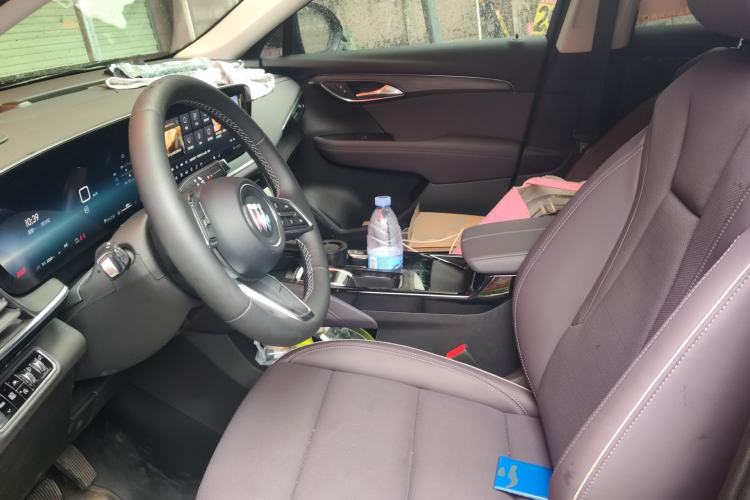 Used Buick Envision 2026 Model Equinox Plus 28T Two-Wheel-Drive Platinum Edition Left Front Seat