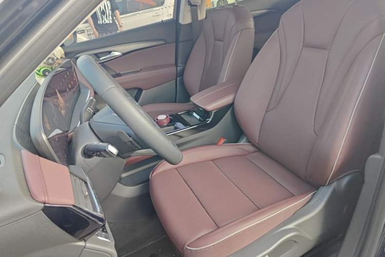Used Buick Envision 2026 Model Equinox Plus 28T Two-Wheel-Drive Platinum Edition Left Front Seat