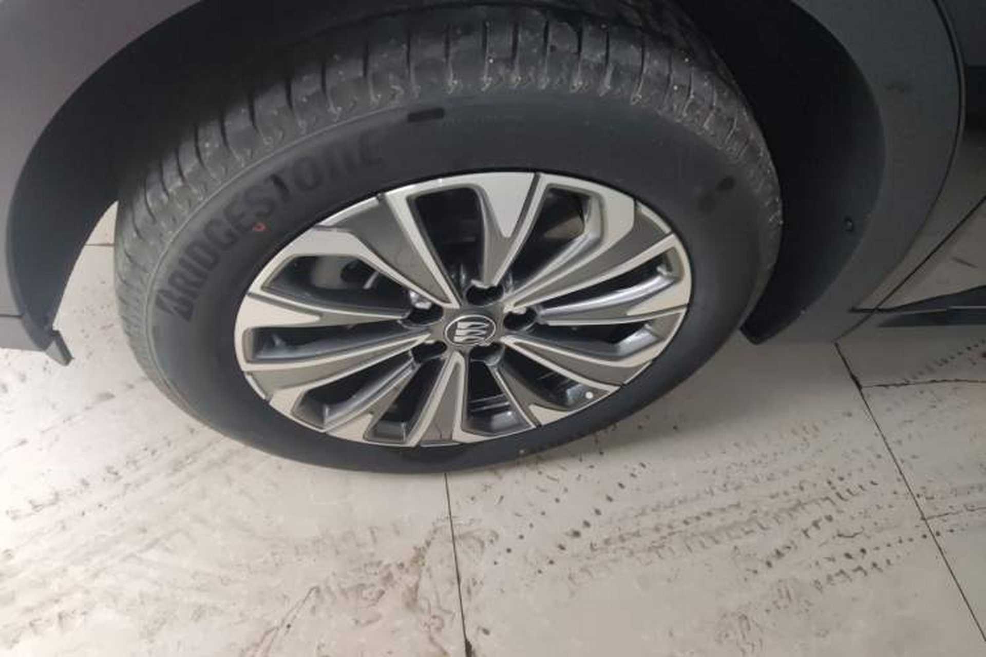 Used Buick Envision 2026 Model Equinox Plus 28T Two-Wheel-Drive Platinum Edition Left Front Wheel Hub
