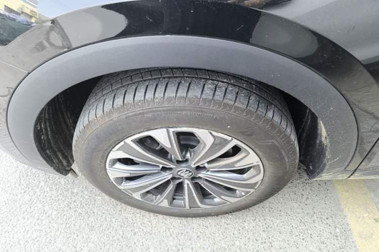Used Buick Envision 2026 Model Equinox Plus 28T Two-Wheel-Drive Platinum Edition Left Front Wheel Hub