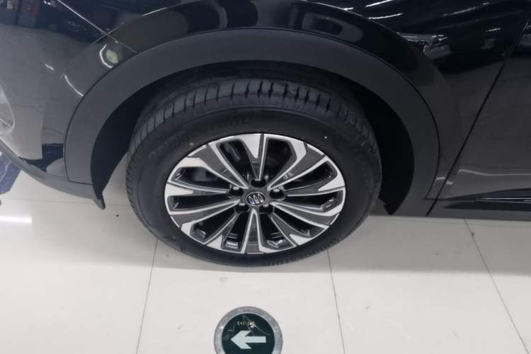 Used Buick Envision 2026 Model Equinox Plus 28T Two-Wheel-Drive Platinum Edition Left Front Wheel Hub